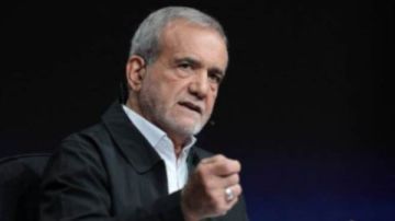 الرئيس الإيراني: لا يمكن لأمريكا وإسرائيل فرض تطلعات غير مشروعة بالقوة