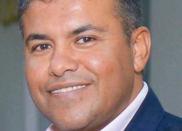 صلى العيد ثم فارق الحياة.. تشييع جنازة صيدلي تعرض لأزمة قلبية مفاجئة في الشرقية صلى العيد ثم فارق الحياة.. تشييع جنازة صيدلي تعرض لأزمة قلبية مفاجئة في الشرقية