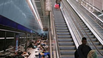 صواريخ إيران تثير الرعب في نفوس الإسرائيليين ومحطات المترو ملاذهم