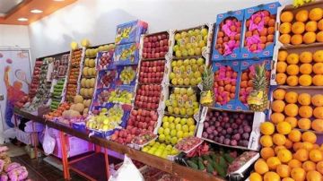 العنب والتفاح منها.. لماذا ارتفعت أسعار الفاكهة في السوق المحلية؟
