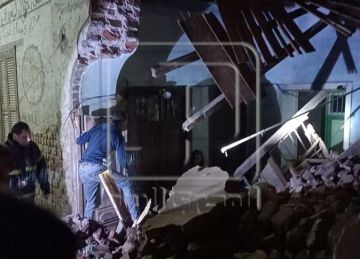 انهيار جزئي بمنزل قديم مكون من طابقين في القليوبية