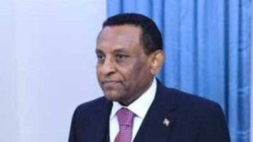 رئيس الوزراء السوداني الجديد يصدر قرار بحل الحكومة الانتقالية