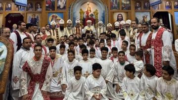 في عيده .. رسامة شمامسة لكنيسة الملاك بمدينة الأمل