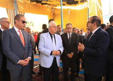وزير التعليم العالي يضع حجر أساس مركز علاج الأورام بجامعة الفيوم