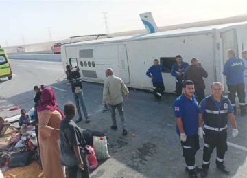 مصرع شخصين وإصابة 9 آخرين في حادث إنقلاب ميكروباص بطريق أسيوط الغربي