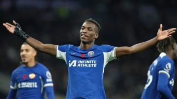 مهاجم تشيلسي يعتذر للجمهور بعد الطرد أمام فلامنجو