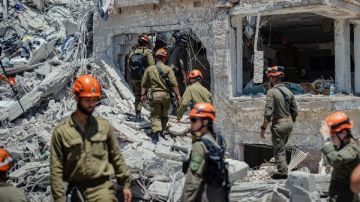 متحدث عسكري إسرائيلي: الجيش قصف مواقع نووية في بوشهر وأصفهان ونطنز متحدث عسكري إسرائيلي: الجيش قصف مواقع نووية في بوشهر وأصفهان ونطنز