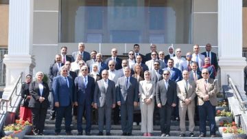 محافظ الإسكندرية يبحث مع محلية النواب عدد من المشروعات والملفات محافظ الإسكندرية يبحث مع محلية النواب عدد من المشروعات والملفات