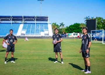 الموضوع صعب .. علي لطفي يحذر من كثرة النجوم في الأهلي الموضوع صعب .. علي لطفي يحذر من كثرة النجوم في الأهلي