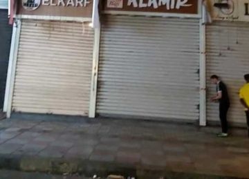 تشميع كافيتريا و12 ألف جنيه غرامات.. أحياء الإسكندرية تتابع مواعيد غلق المحال وترشيد استهلاك الكهرباء (صور)