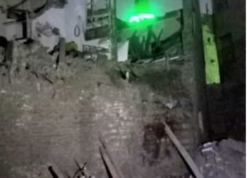 ارتفاع عدد ضحايا انهيار عقار السيدة زينب إلى 9 وفيات.. واستمرار البحث عن مفقودين