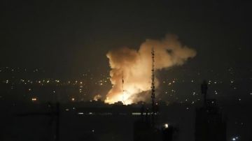 الدفاعات الجوية الإيرانية تعترض صواريخ إسرائيلية فوق مدينة مشهد فيديو الدفاعات الجوية الإيرانية تعترض صواريخ إسرائيلية فوق مدينة مشهد فيديو