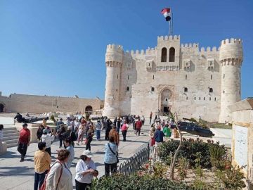 السياحة والآثار تعلن افتتاح مركز زوار قلعة قايتباي بالإسكندرية لتعزيز تجربة الزائرين