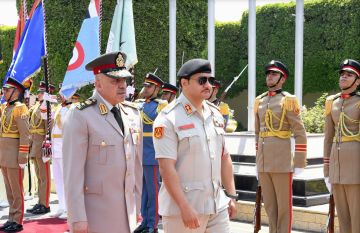 رئيس الأركان المصري يبحث مع صدام حفتر تأمين الحدود بين مصر وليبيا رئيس الأركان المصري يبحث مع صدام حفتر تأمين الحدود بين مصر وليبيا