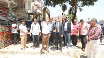 رصف وتوسعة طريق الزقازيق بلبيس أمام قرية العصلوجي بالشرقية