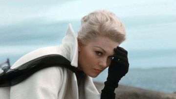 مهرجان فينيسيا يمنح كيم نوفاك الأسد الذهبي تكريما عن مشوارها الفني