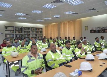 محافظ أسيوط: بيئة العمل الآمنة ركيزة أساسية للتنمية المستدامة محافظ أسيوط: بيئة العمل الآمنة ركيزة أساسية للتنمية المستدامة