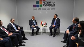 مدبولي يؤكد للرئيس العراقي رفض مصر تهجير الشعب الفلسطيني عن أرضه مدبولي يؤكد للرئيس العراقي رفض مصر تهجير الشعب الفلسطيني عن أرضه