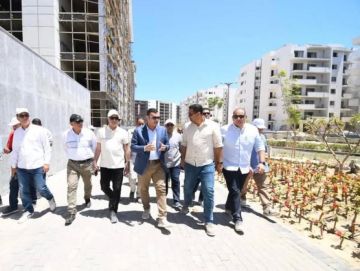 وزير الإسكان يتفقد كومباوند مزارين والحي اللاتيني بمدينة العلمين الجديدة والطريق الساحلي الدولي