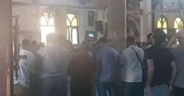 تشييع جثمان ضحية عاصفة الإسكندرية إثر سقوط شرفة عقار عليه تشييع جثمان ضحية عاصفة الإسكندرية إثر سقوط شرفة عقار عليه