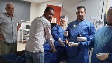 فريق المناظير بحميات الغردقة ينجح في استخراج دبوس من معدة طفل