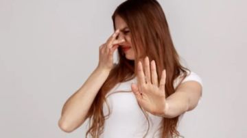 أفضل النصائح لتجنب رائحة الجسم الكريهة بشكل طبيعي وفعال