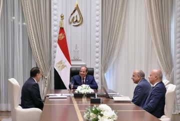 الرئيس السيسي يشدد على ضرورة توطين الصناعات المرتبطة بمشروعات الطاقة المتجددة