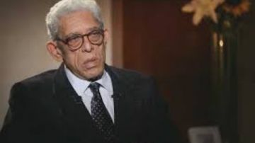 المخرج الكبير داود عبد السيد يواصل رحلة العلاج.. ووزير الثقافة يتابع حالته عن كثب