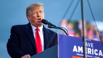 ترامب يهدد بزيادة الرسوم الجمركية على بعض الدول في يوليو ترامب يهدد بزيادة الرسوم الجمركية على بعض الدول في يوليو