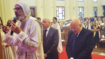 الأنبا أنجيلوس أسقف شبرا الشمالية يرسم دياكونين جديدين للكنيسة