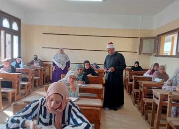الثانوية الأزهرية 2025.. طلاب الشعبة الأدبية بالمنيا يؤدون امتحان الصرف دون شكاوى