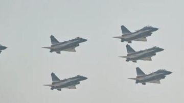 هجوم صاروخي إيراني واسع النطاق يستهدف العمق الإسرائيلي هجوم صاروخي إيراني واسع النطاق يستهدف العمق الإسرائيلي