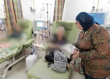 احتفالا بـ عيد الأضحى.. صحة المنيا توزع الحلوى على المرضى والأطقم الطبية