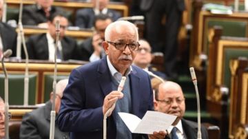 اتحاد العمال يشتكي النائب أشرف أبو العلا لرئيس البرلمان