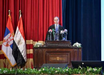 رئيس وزراء صربيا يلقى محاضرة تذكارية بقاعة الاحتفالات الكبرى في جامعة القاهرة