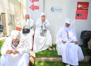 في مخيمات حجاج الجمعيات الأهلية.. لا صوت يعلو التلبية والدعاء