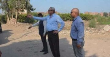 محافظ الغربية يجوب شوارع المحلة الكبرى ويتفقد مشروعات الرصف والتطوير
