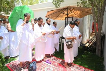 استعدادا للنفرة من عرفات.. حجاج الجمعيات الأهلية يتهيأون للتوجه إلى مزدلفة مع غروب الشمس استعدادا للنفرة من عرفات.. حجاج الجمعيات الأهلية يتهيأون للتوجه إلى مزدلفة مع غروب الشمس