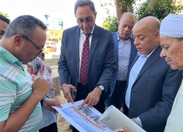 محافظ قنا يتفقد مشروع تطوير ميدان المحطة ويؤكد: نسعى لمدينة خضراء صديقة للبيئة محافظ قنا يتفقد مشروع تطوير ميدان المحطة ويؤكد: نسعى لمدينة خضراء صديقة للبيئة