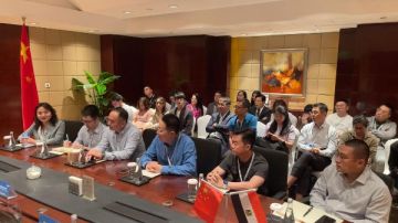 وزير الاستثمار يشارك بفعاليات المائدة المستديرة لقطاعي معالجة المياه والطاقة المستدامة وزير الاستثمار يشارك بفعاليات المائدة المستديرة لقطاعي معالجة المياه والطاقة المستدامة