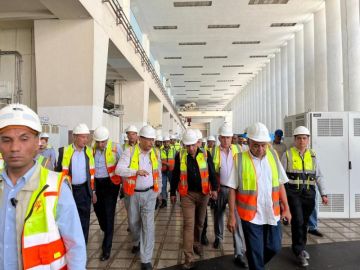 وزير الكهرباء يتفقد محطة توليد كهرباء السد العالي ويشهد بدء التشغيل وزير الكهرباء يتفقد محطة توليد كهرباء السد العالي ويشهد بدء التشغيل