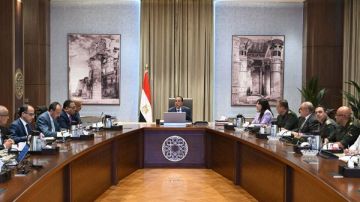 ترشيد استهلاك الكهرباء في الحي الحكومي بالعاصمة الإدارية.. وتشغيل الطاقة الشمسية ترشيد استهلاك الكهرباء في الحي الحكومي بالعاصمة الإدارية.. وتشغيل الطاقة الشمسية