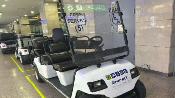 مجانا لـ باب الطيارة.. مطار القاهرة يوفر عربات كهربائية لنقل كبار السن وذوي الهمم مجانا لـ باب الطيارة.. مطار القاهرة يوفر عربات كهربائية لنقل كبار السن وذوي الهمم