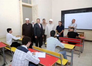 محافظ الشرقية يتفقد انتظام امتحانات الثانوية الأزهرية 2024 -2025 اليوم