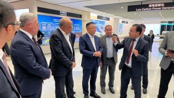 وزير الكهرباء يزور مجموعة هواوي بالصين ويستعرض حلول الشبكات الذكية وتخزين الطاقة وزير الكهرباء يزور مجموعة هواوي بالصين ويستعرض حلول الشبكات الذكية وتخزين الطاقة