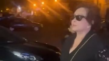 الحزن يسيطر على لبلبة أثناء عزاء سميحة أيوب