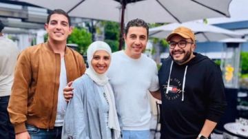 حسام داغر برفقة حنان ترك وزوجها أثناء صلاة العيد في كاليفورنيا