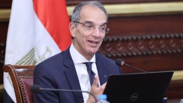 وزير الاتصالات: توصيل خدمة الألياف الضوئية لكافة أنحاء الجمهورية وزير الاتصالات: توصيل خدمة الألياف الضوئية لكافة أنحاء الجمهورية