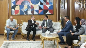 رئيس جامعة جنوب الوادى يبحث سبل التعاون المشترك مع البنك الأهلى
