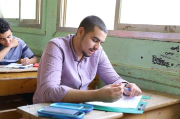 شكاوى طلاب الثانوية الأزهرية من صعوبة امتحان الفيزياء اليوم شكاوى طلاب الثانوية الأزهرية من صعوبة امتحان الفيزياء اليوم